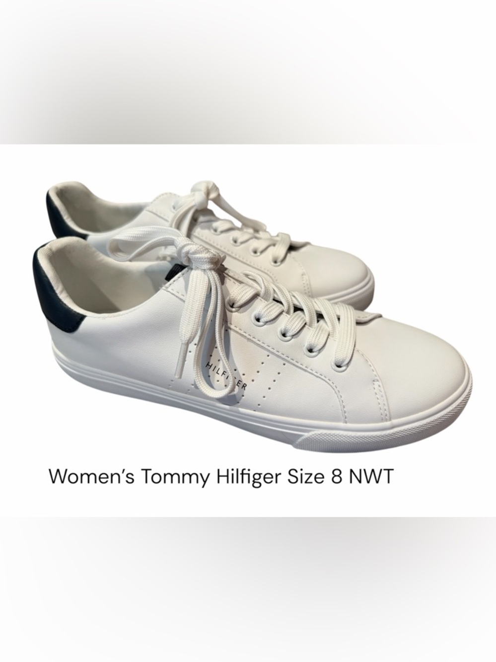 Tommy Hilfiger Women’s White Low-Top Sneakers with Navy Heel NWT Size 8